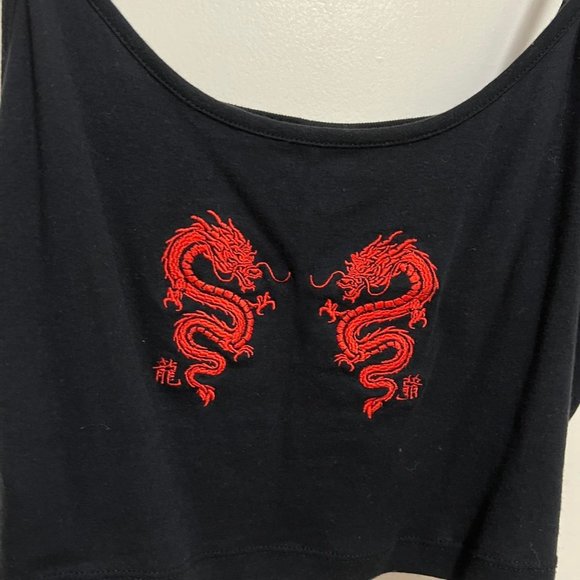 Urban Outfitters UO Embroidered Red Dragon Cropped Tank Top Black - Picture 3 of 4